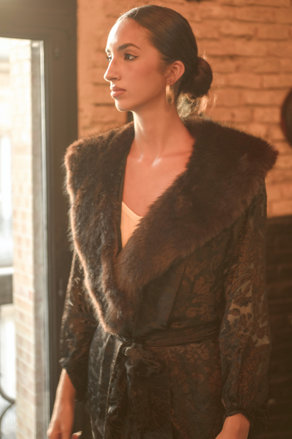 Cuello Pelo Marrón Káhyra