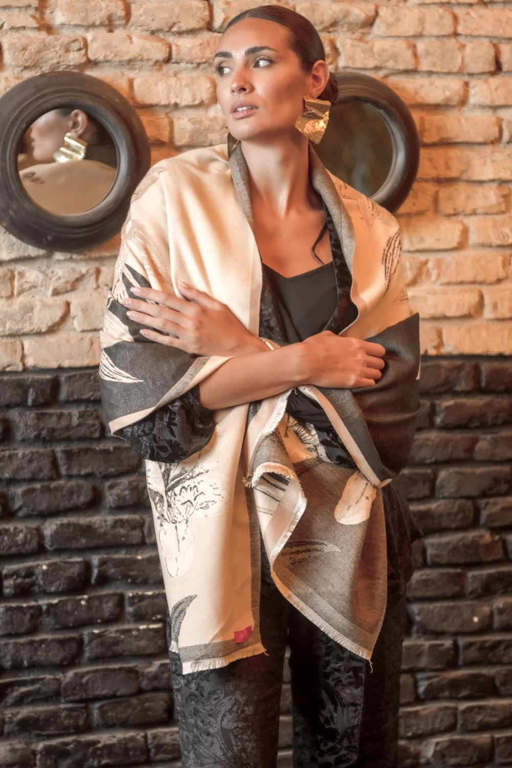 Pashmina Romántica BeigeNegro Káhyra