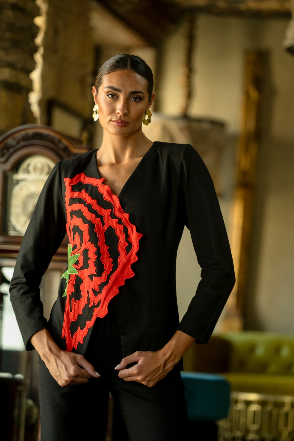 Chaqueta clavellina negrarojo Káhyra